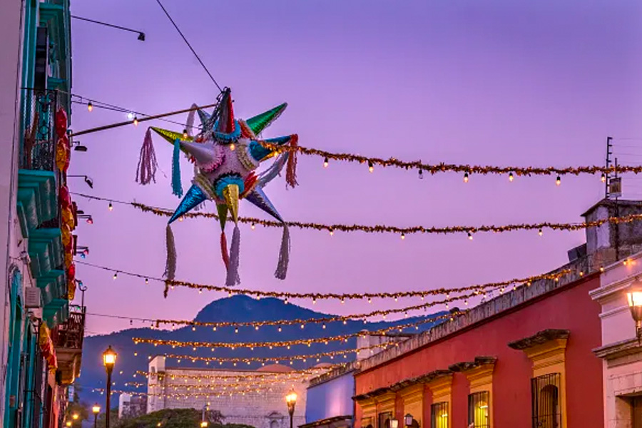 christmas piñata