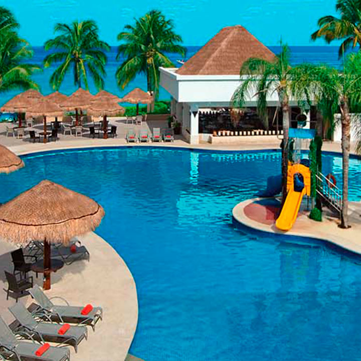 This is an image of the pool at Sunscape Sabor Cozumel